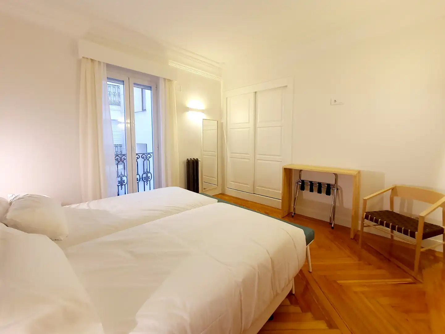 Schlafzimmer von Wohnungen zur Miete in Madrid mit Klimaanlage, Heizung und Möbliert