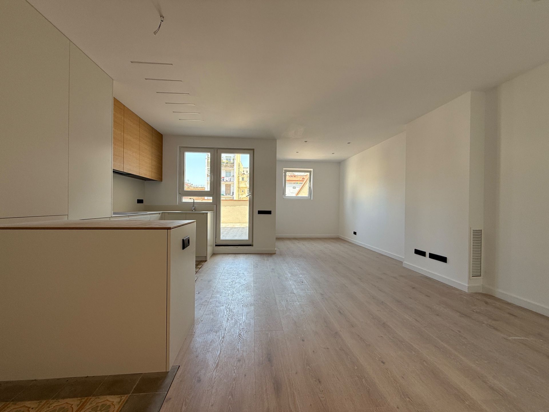 Exterior view of Flat for sale in  Barcelona Capital  with Air Conditioner, Heating and Private garden