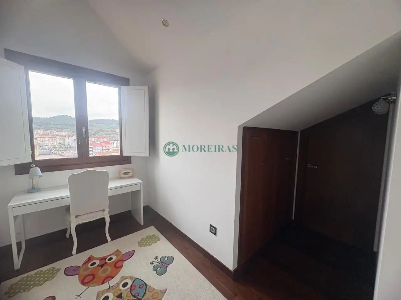 Dormitori de Àtic en venda en Ourense Capital  amb Aire condicionat, Calefacció i Moblat