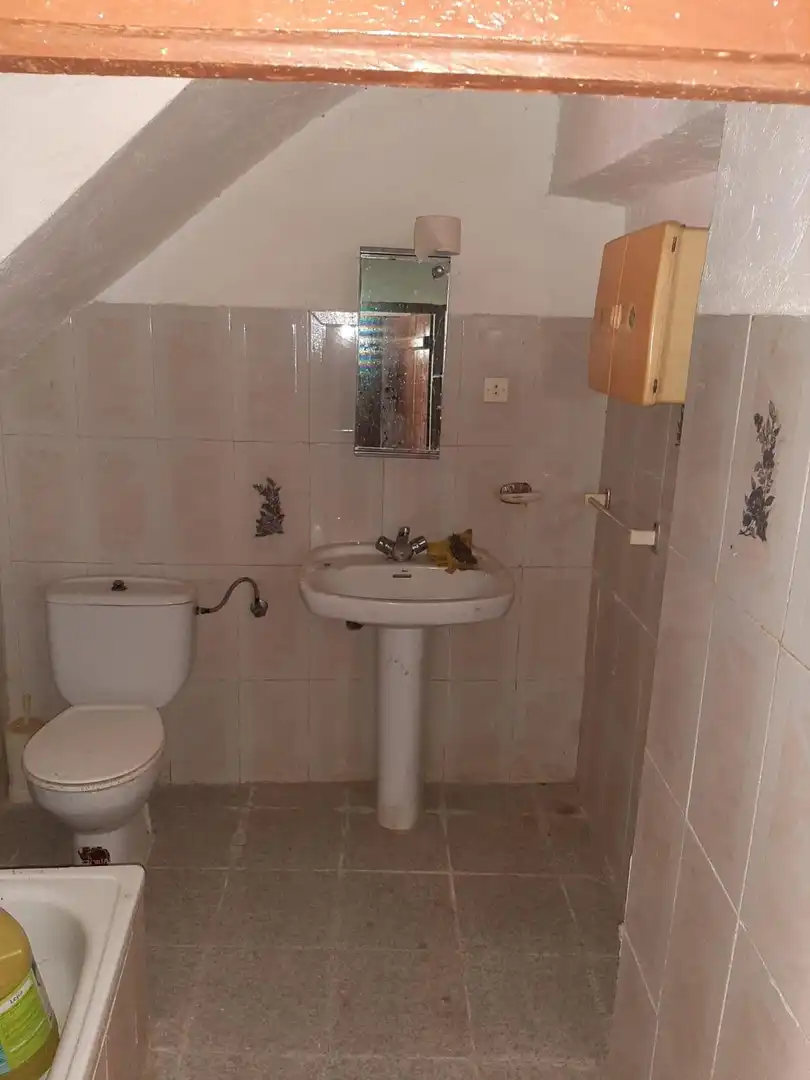 Bany de Finca rústica en venda en San Martín del Río amb Piscina comunitària