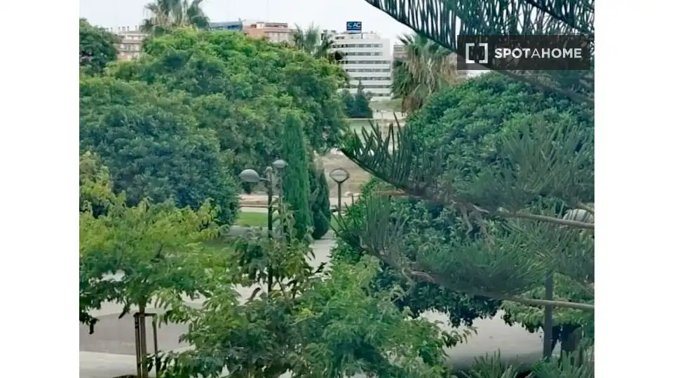 Exterior view of Flat for rent in Valencia  with Air Conditioner, Heating and Furnished