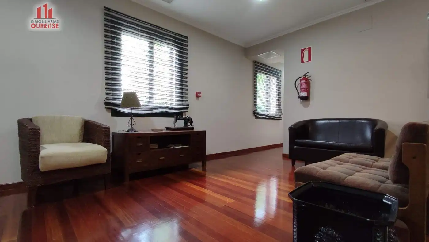 Sala de estar de Edificio en venta en Nogueira de Ramuín