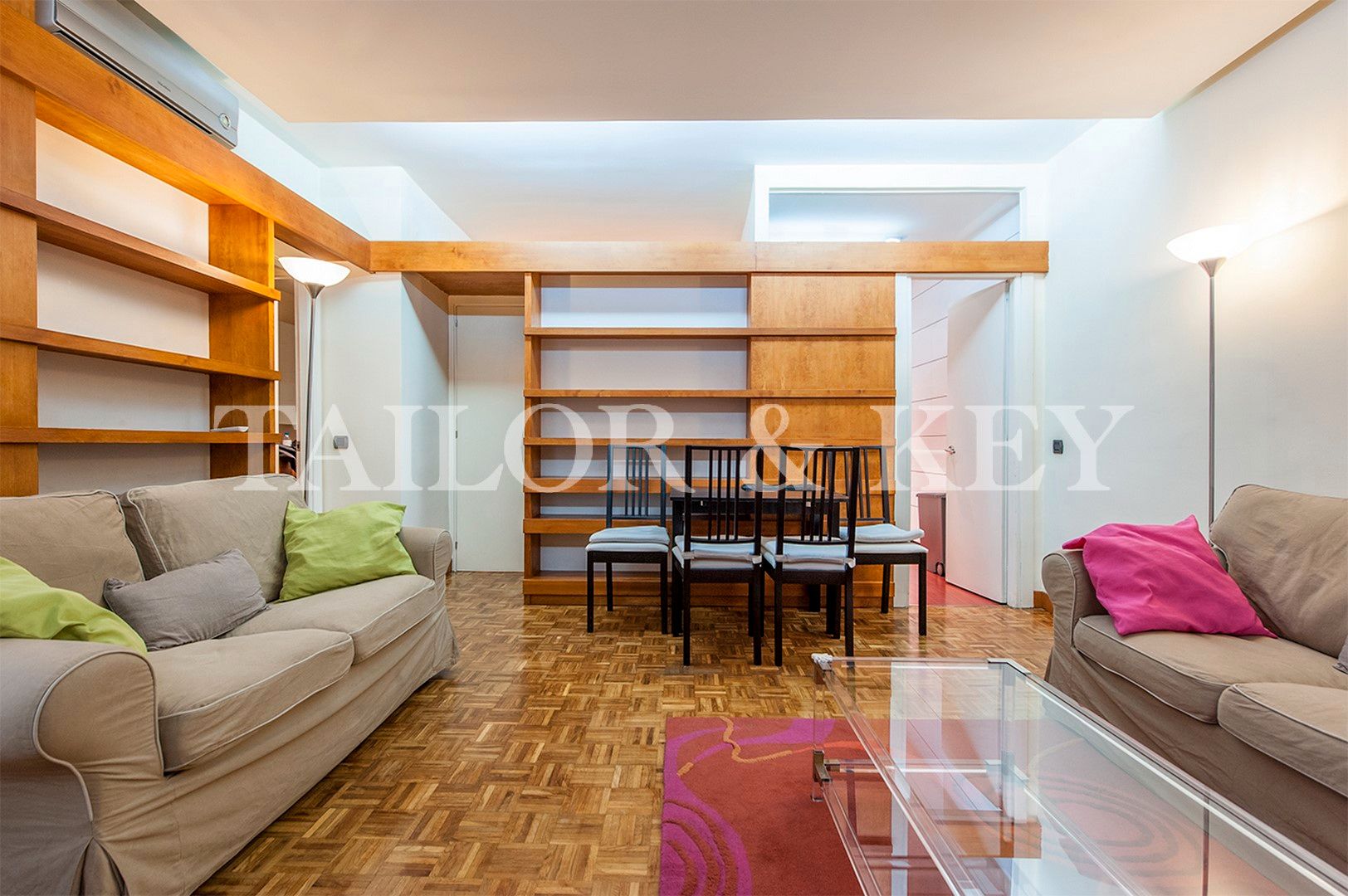 Sala d'estar de Pis de lloguer en  Madrid Capital amb Aire condicionat i Moblat