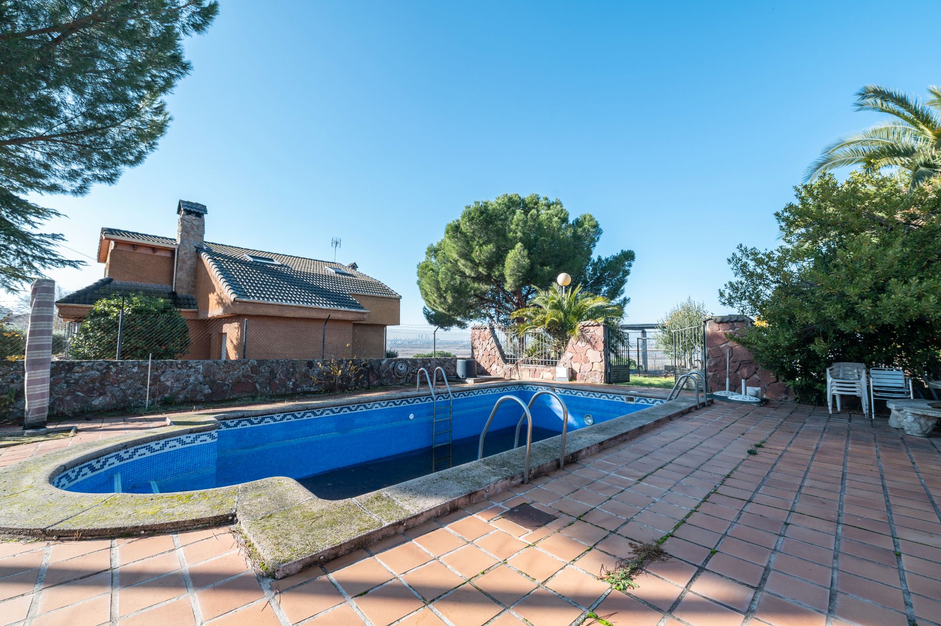 Piscina de Casa o xalet en venda en Paracuellos de Jarama amb Calefacció, Jardí privat i Terrassa