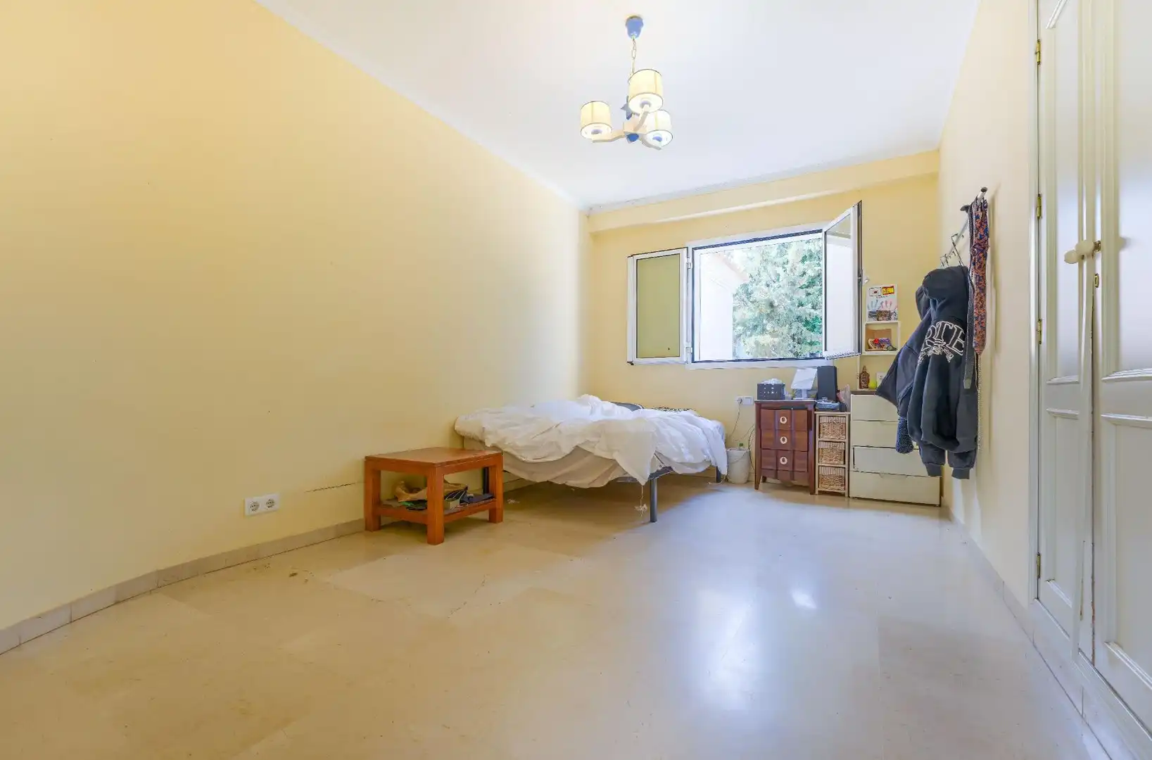 Dormitori de Casa o xalet en venda en Bormujos amb Aire condicionat, Calefacció i Jardí privat