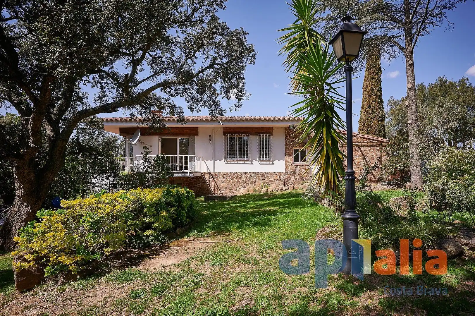House with pool for sale in Urbanitzacions del Nord, imagen 2