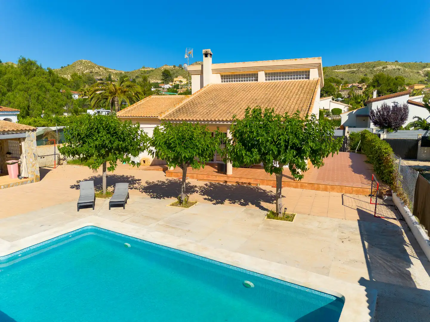 Chalet con piscina en venta en Calle Llibertat 12