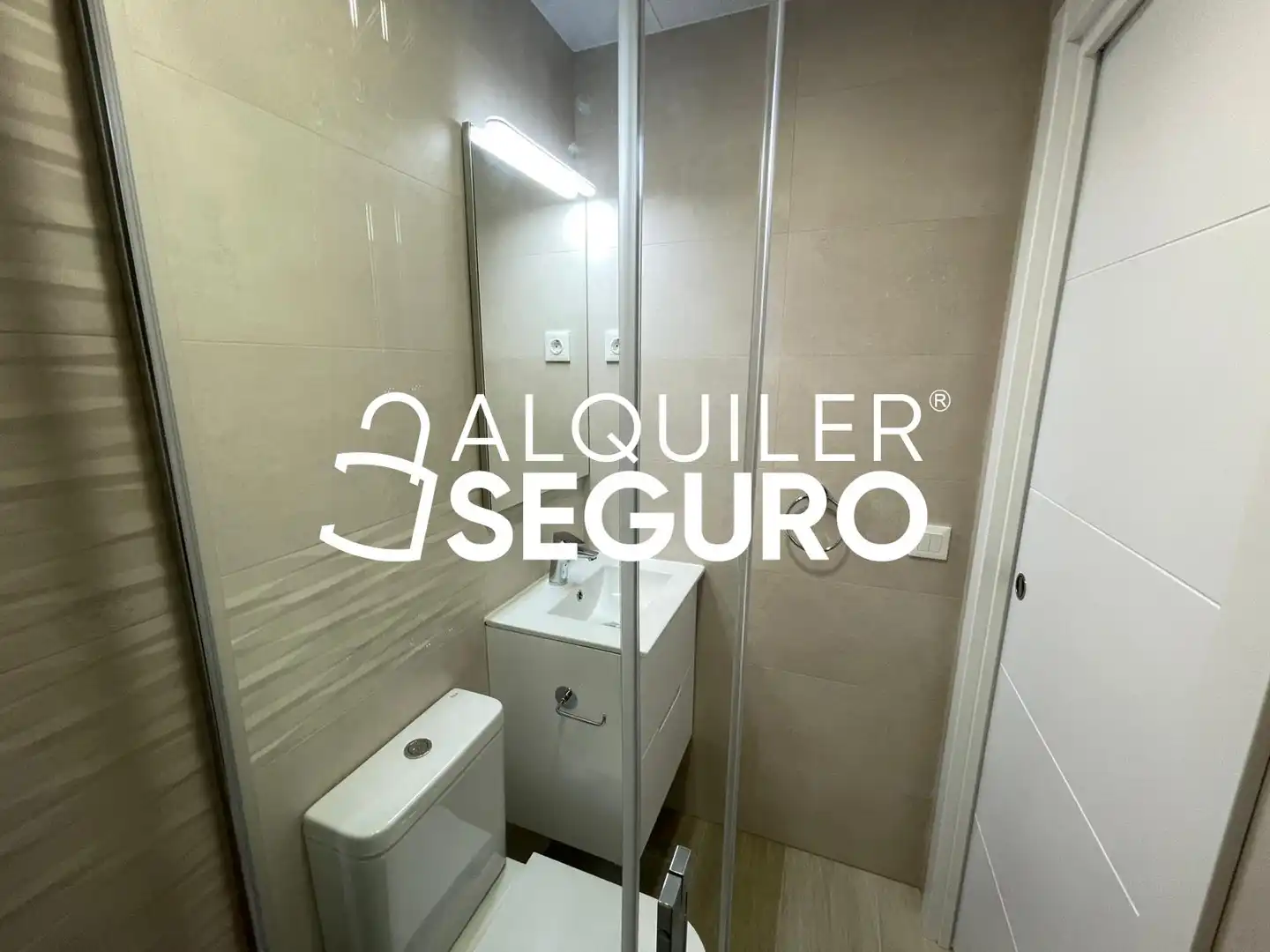 Badezimmer von Wohnung zur Miete in Carabanchel