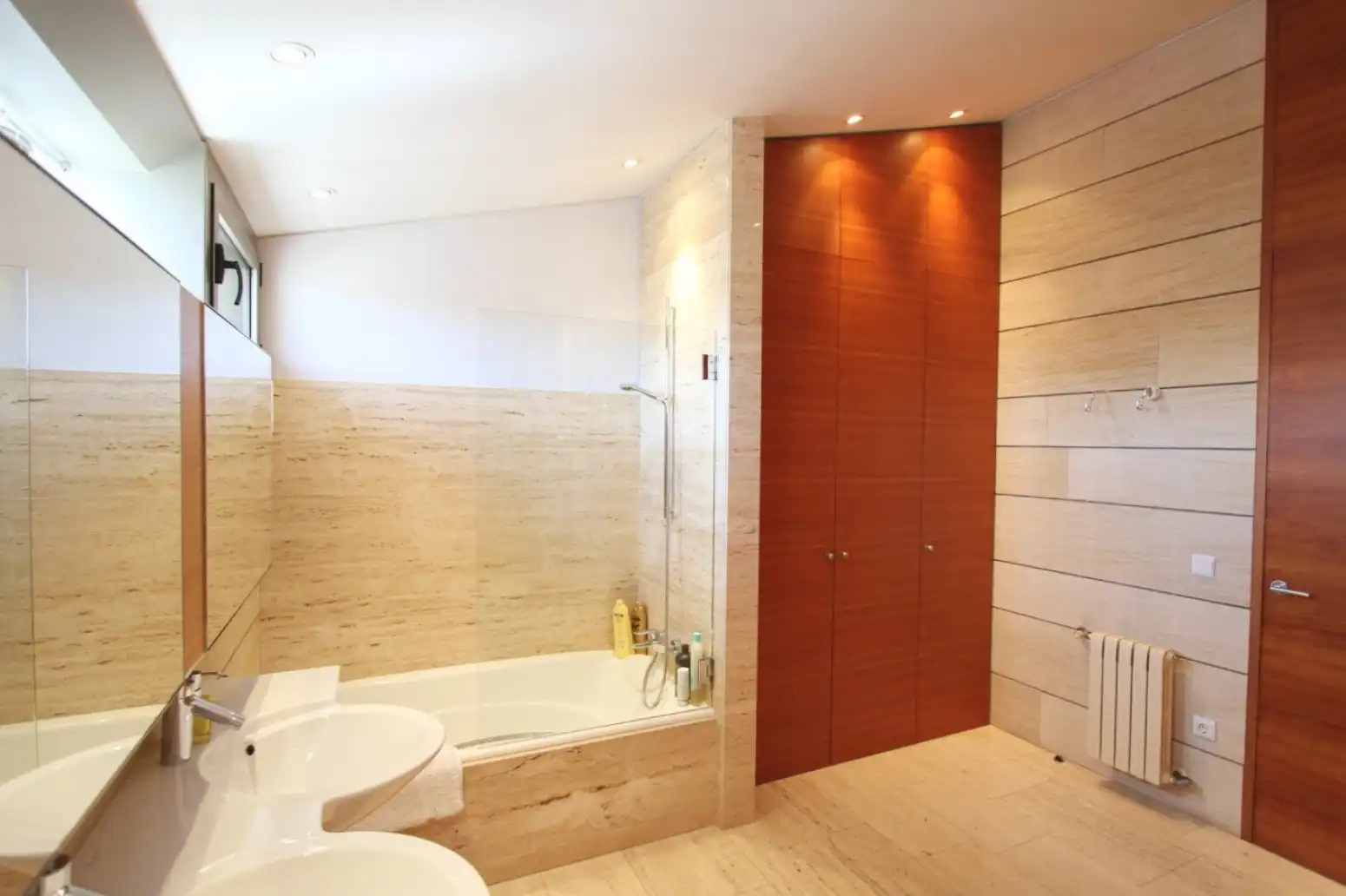 Bathroom of Houses for sale in Llucmajor  with Air Conditioner, Heating and Private garden