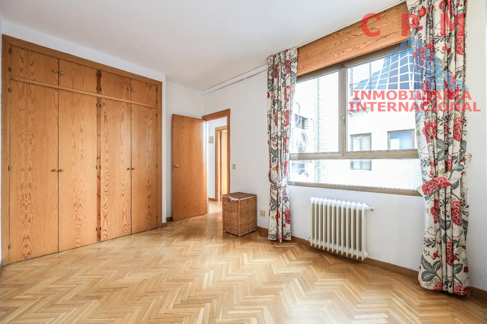 Bedroom of Flat for rent in Madrid  with Air Conditioner, Heating and Parquet flooring