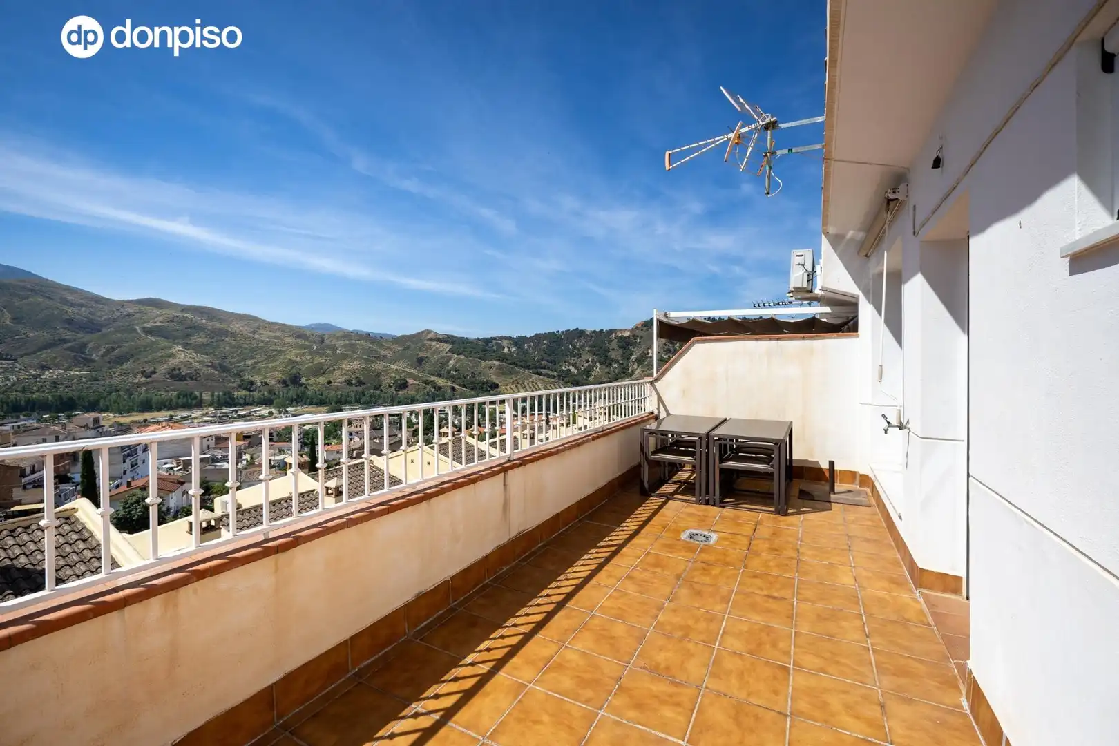Casa aparellada amb terrassa en venda a MARIA PINET 10, imagen 41