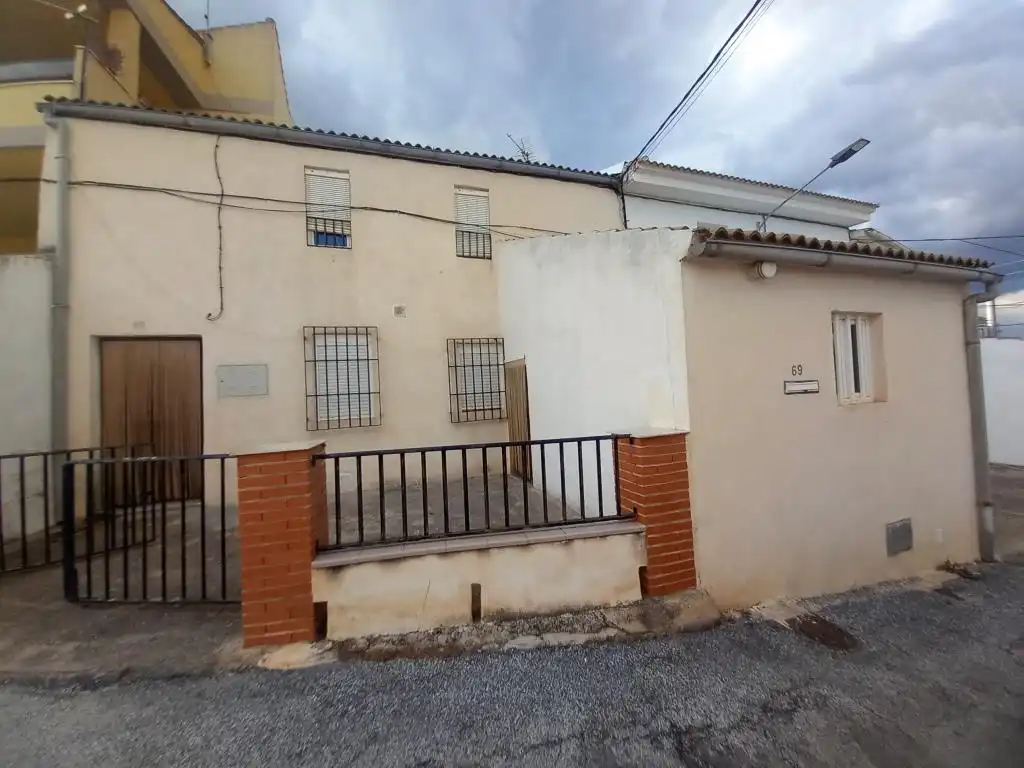 Vista exterior de Casa o chalet en venta en Alcalá la Real con Terraza y Amueblado
