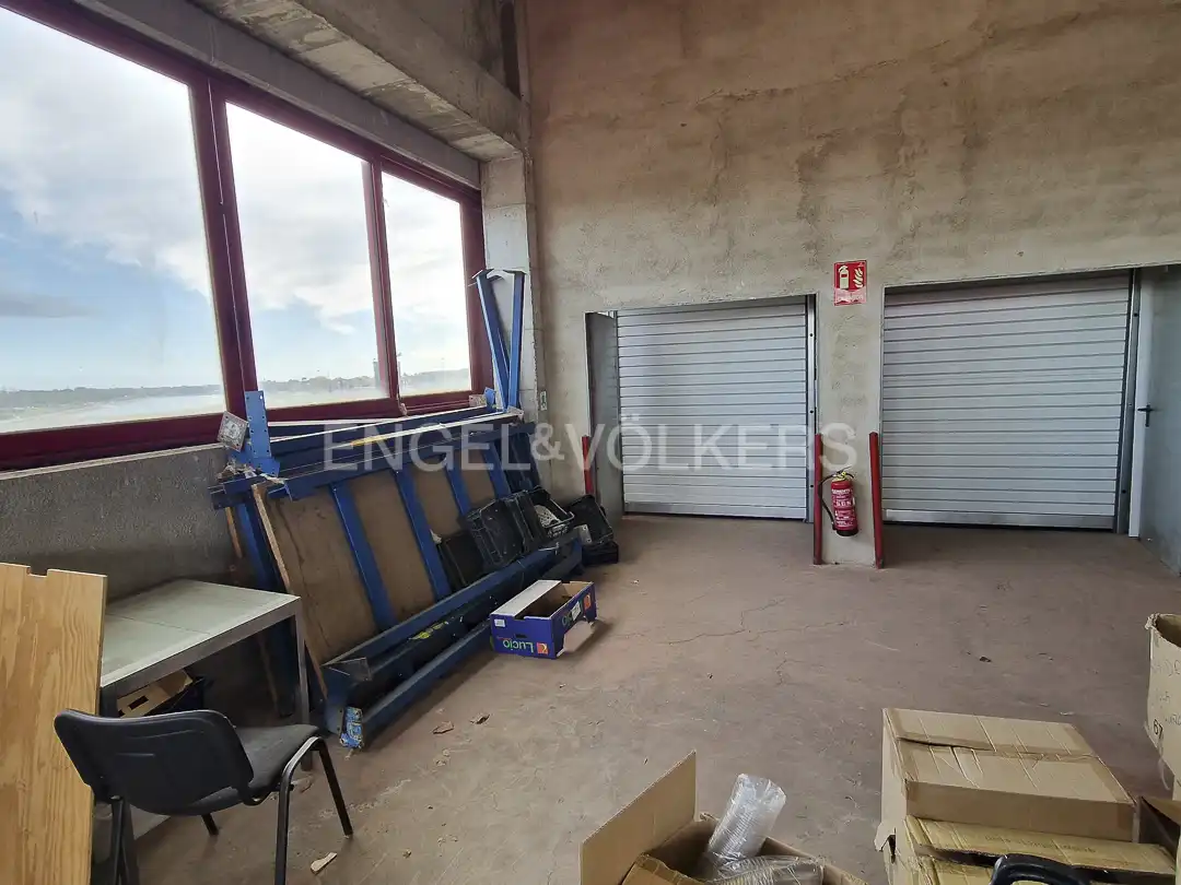 Nave industrial de alquiler en Castelldefels