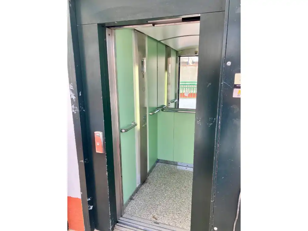 Local comercial en venda a Centro, imagen 6