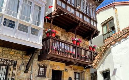 Vista exterior de Casa o xalet en venda en Comillas (Cantabria) amb Balcó