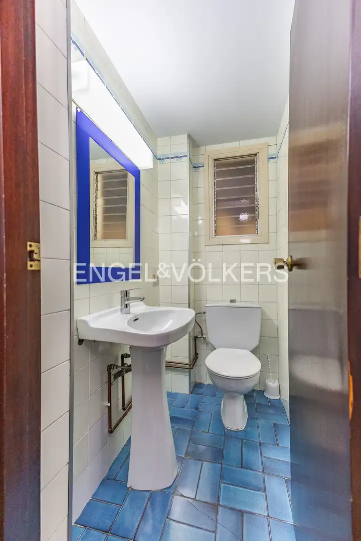 Baño de Piso en venta en Terrassa con Calefacción