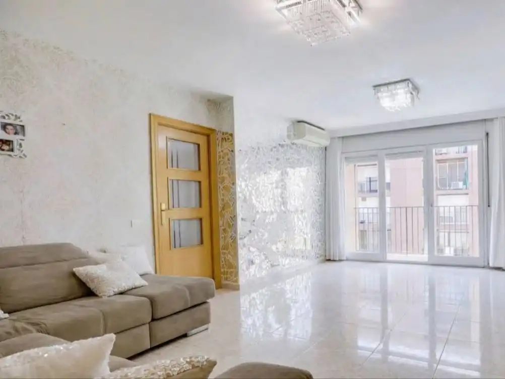 Flat with lift for sale in tiana 2