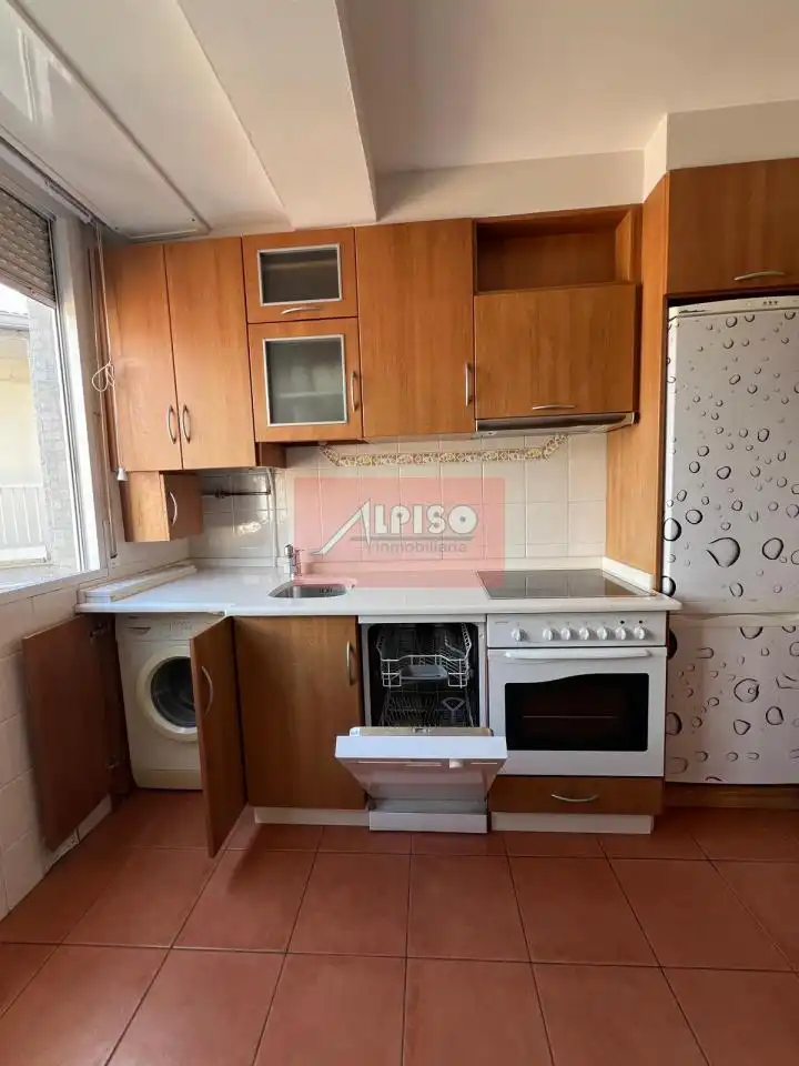Kitchen of Flat for rent in Ourense Capital   with Heating and Furnished