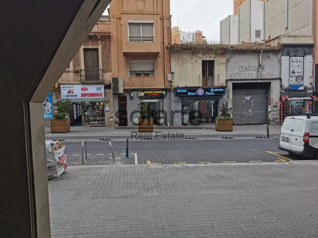 Vista exterior de Pis en venda en L'Hospitalet de Llobregat