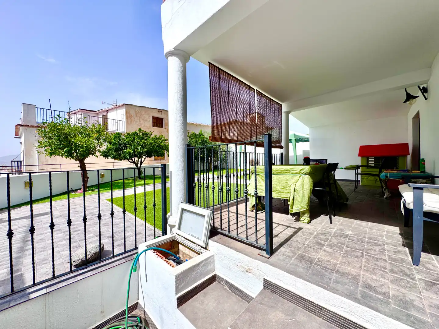 Terrassa de Casa o xalet en venda en Válor amb Calefacció, Jardí privat i Terrassa
