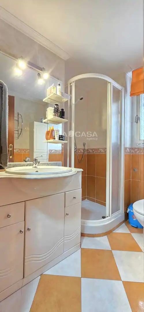 Baño de Piso en venta en Laguna de Duero con Calefacción y Trastero