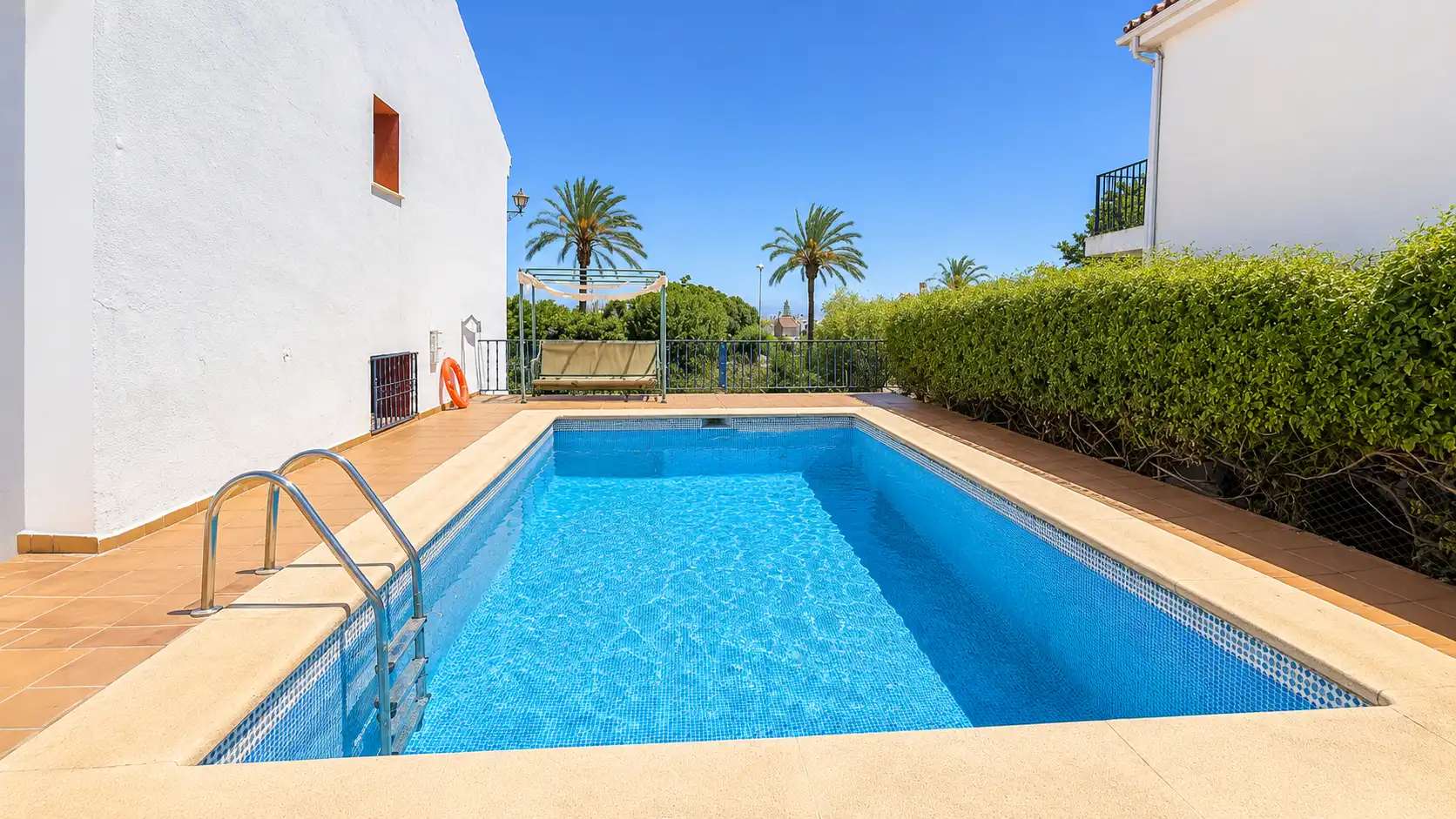 Piscina de Casa o xalet en venda en Alhaurín de la Torre amb Aire condicionat, Calefacció i Jardí privat