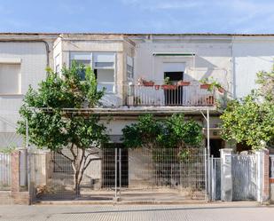 Vista exterior de Casa adosada en venda en Cartagena amb Terrassa, Traster i Balcó