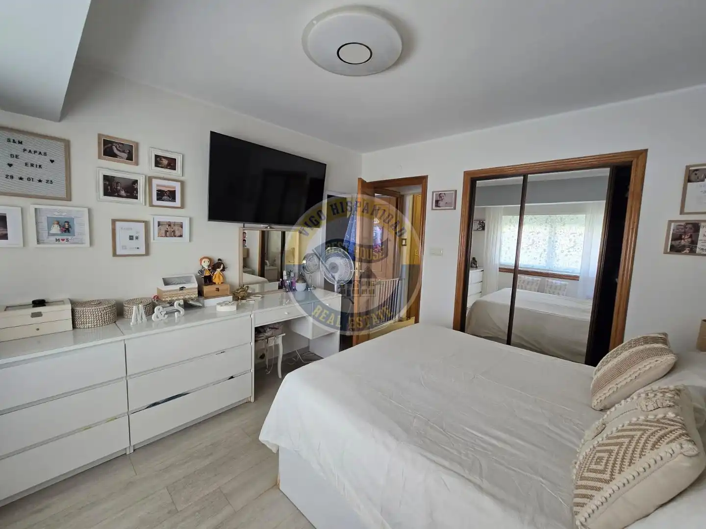 Bedroom of Flat for sale in Vigo   with Terrace and Furnished