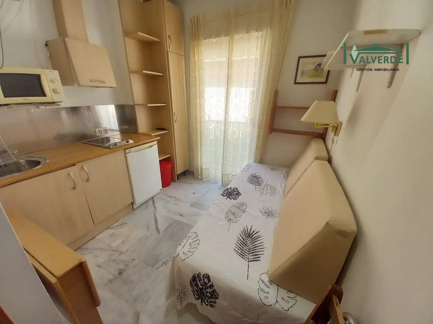 Schlafzimmer von Wohnung zur Miete in Granada mit Möbliert, Waschmaschine und Mikrowelle