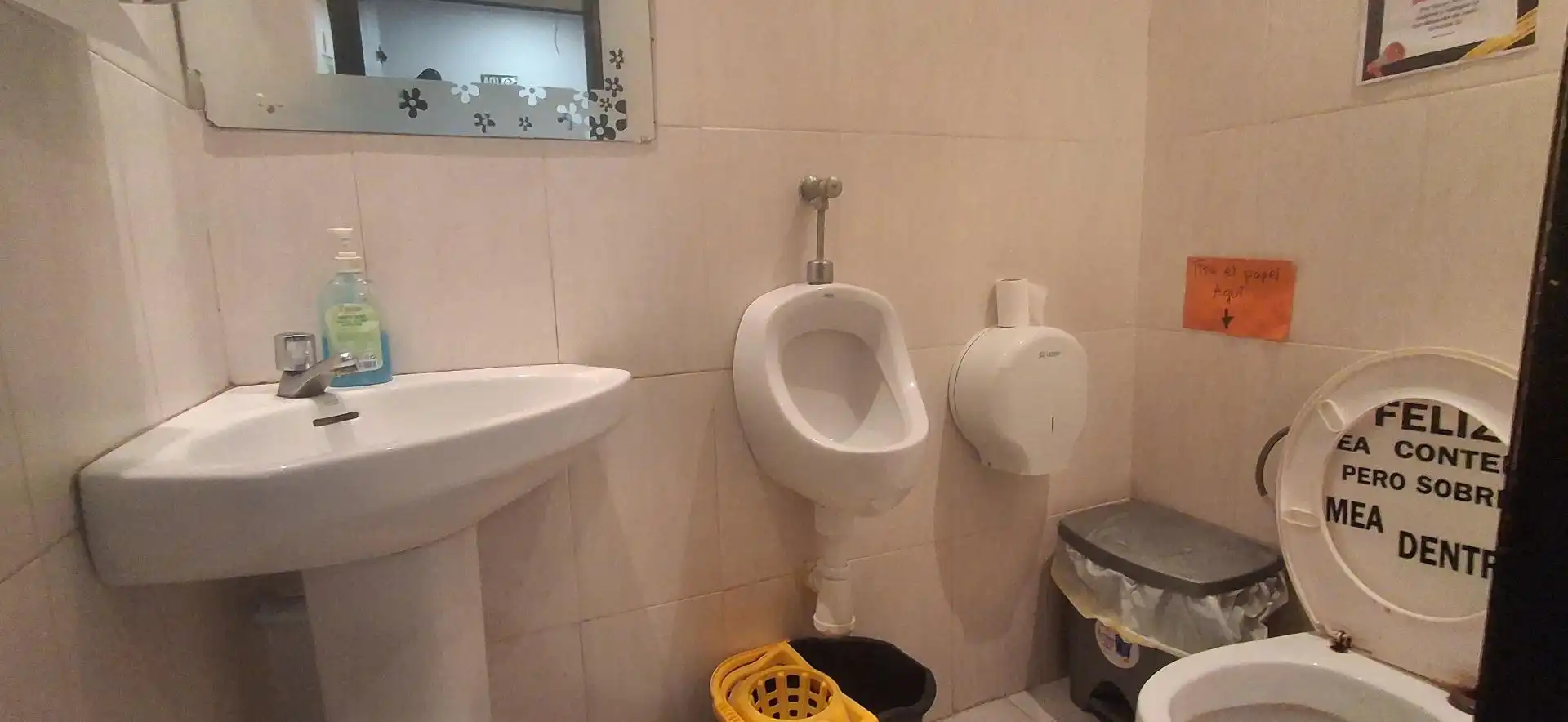 Badezimmer von Geschaftsraum zum Verkauf in Cullera mit Klimaanlage, Terrasse und Möbliert