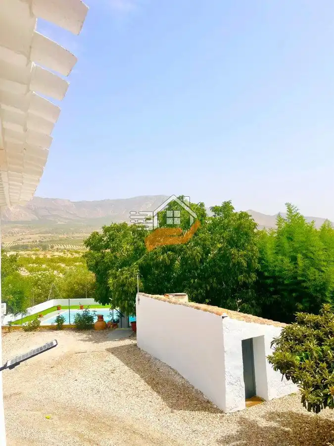 Vista exterior de Finca rústica en venda en Vélez-Blanco amb Balcó