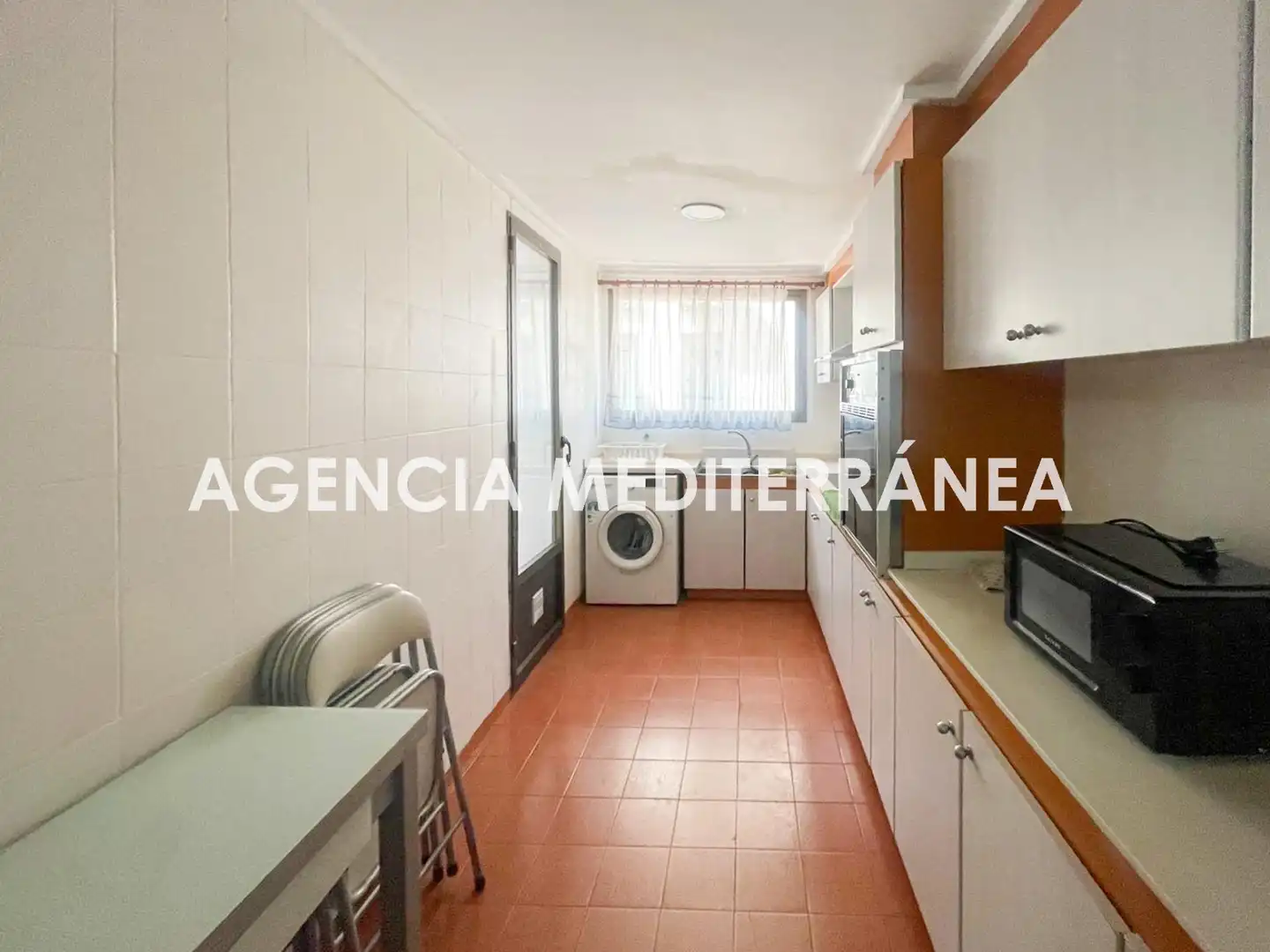 Cuina de Pis de lloguer en Valencia amb Aire condicionat, Calefacció i Moblat