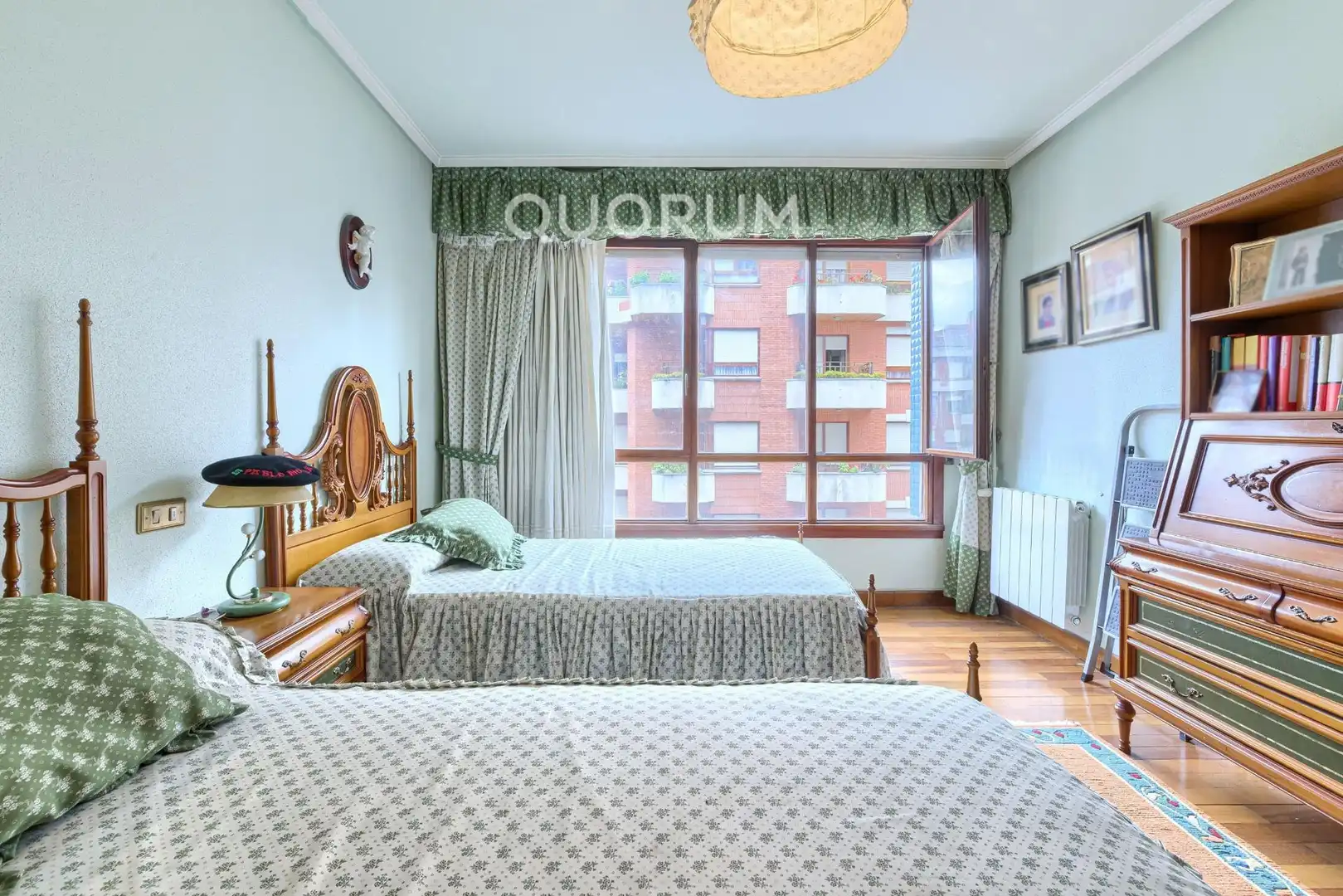 Habitación de Piso en venta en Basauri  con Calefacción, Terraza y Amueblado