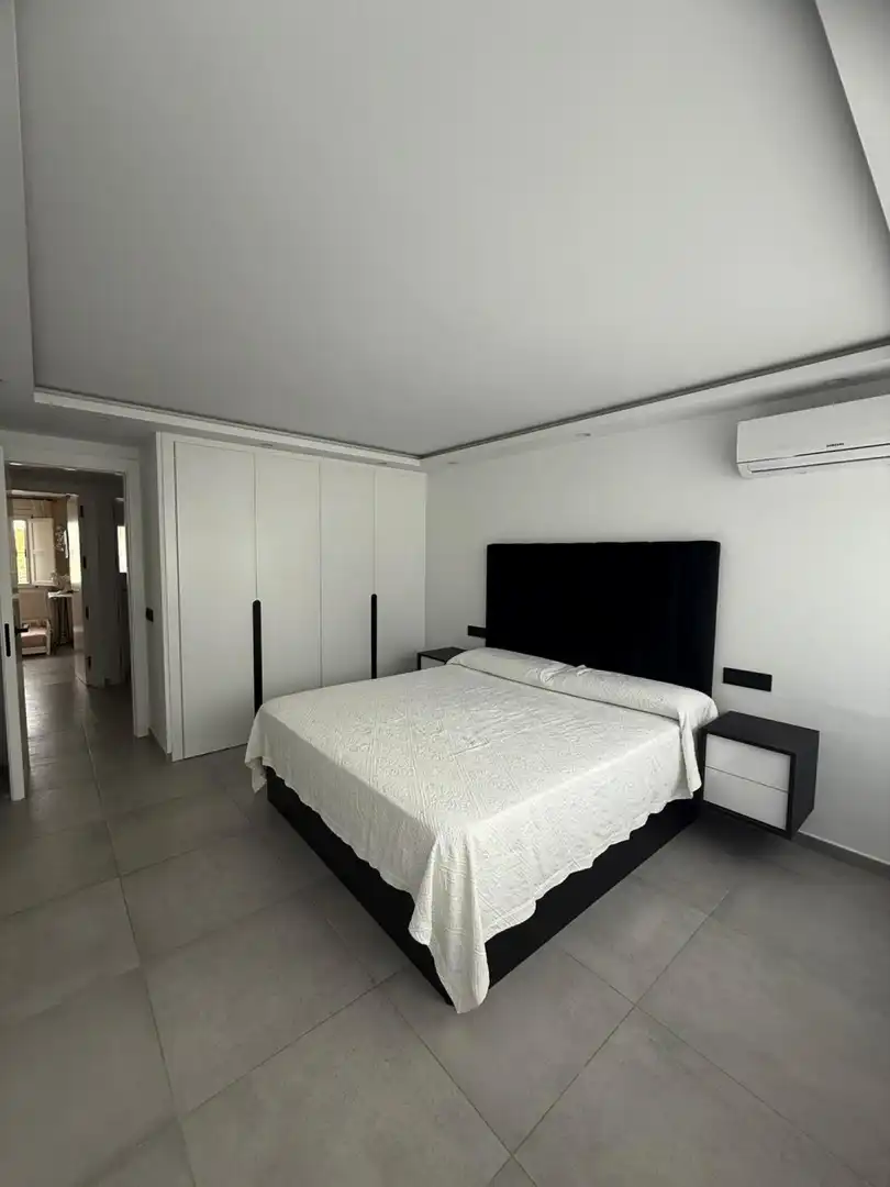 Habitación de Casa adosada en venta en Marbella con Aire acondicionado, Terraza y Trastero