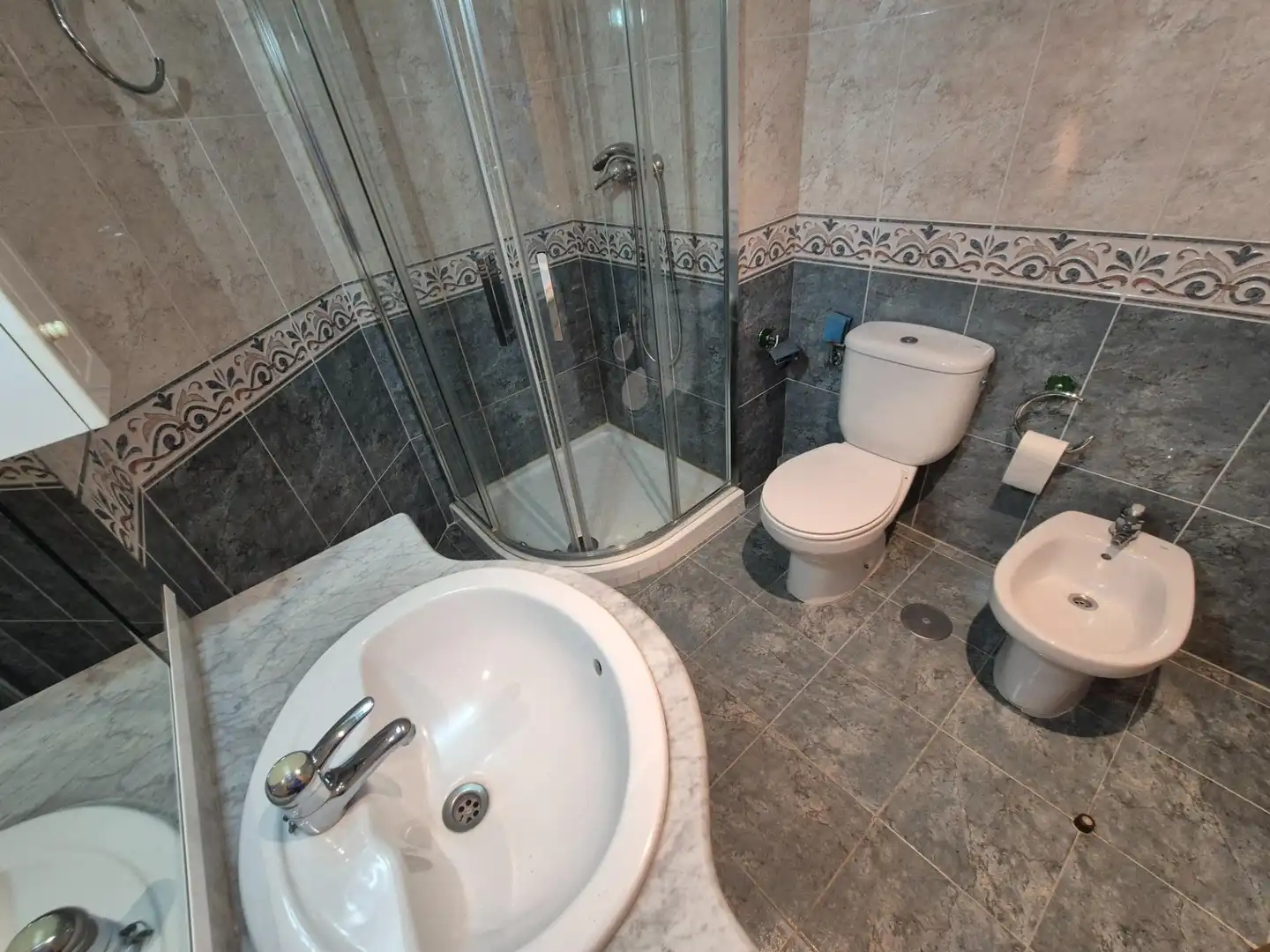 Baño de Piso en venta en Elda con Aire acondicionado, Calefacción y Amueblado