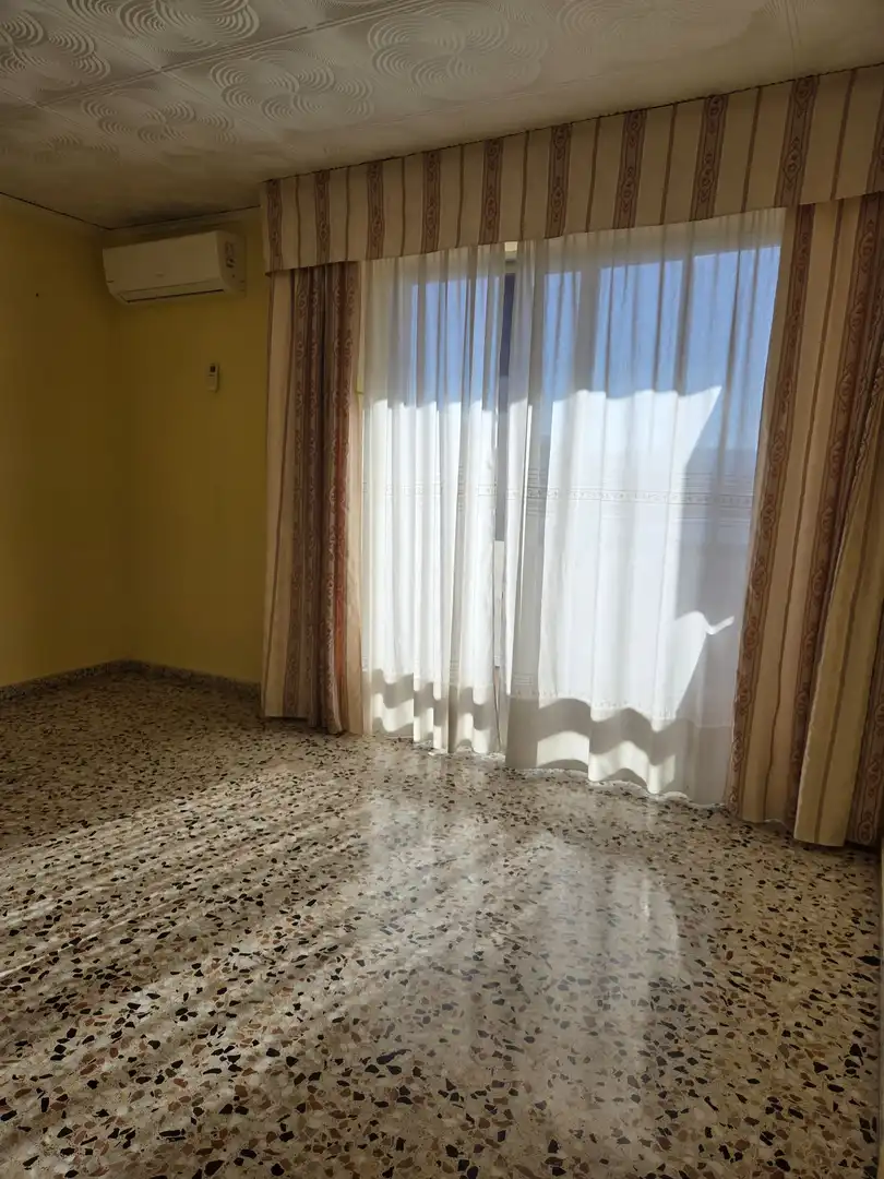 Sala de estar de Piso en venta en Tavernes de la Valldigna con Aire acondicionado