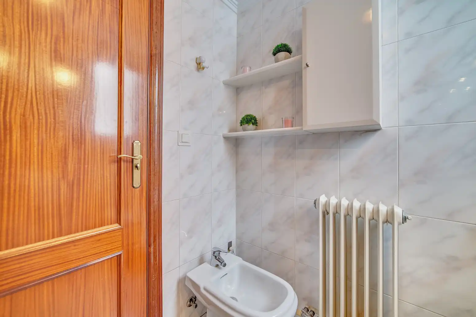 Baño de Piso en venta en Burlada / Burlata con Calefacción, Parquet y Terraza