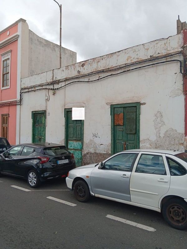 Vista exterior de Casa adosada en venda en Telde