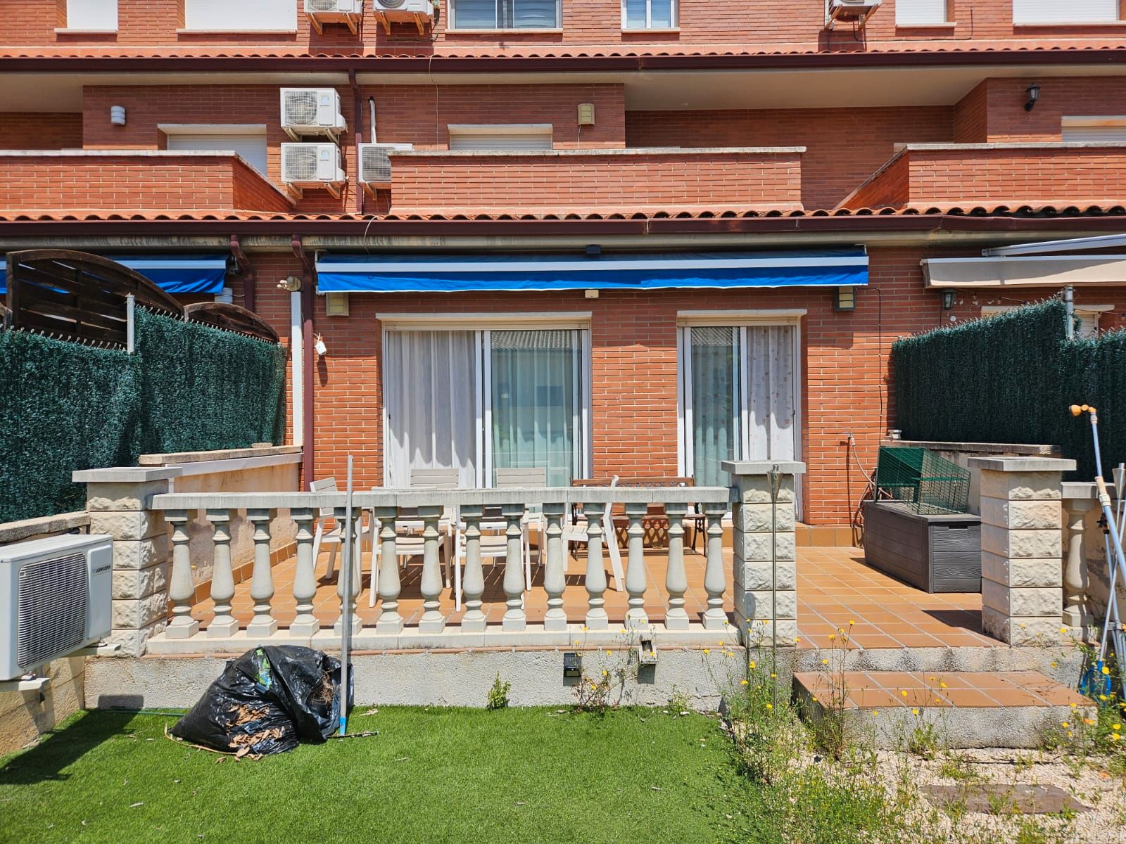Jardí de Casa adosada en venda en Banyeres del Penedès amb Aire condicionat, Jardí privat i Terrassa