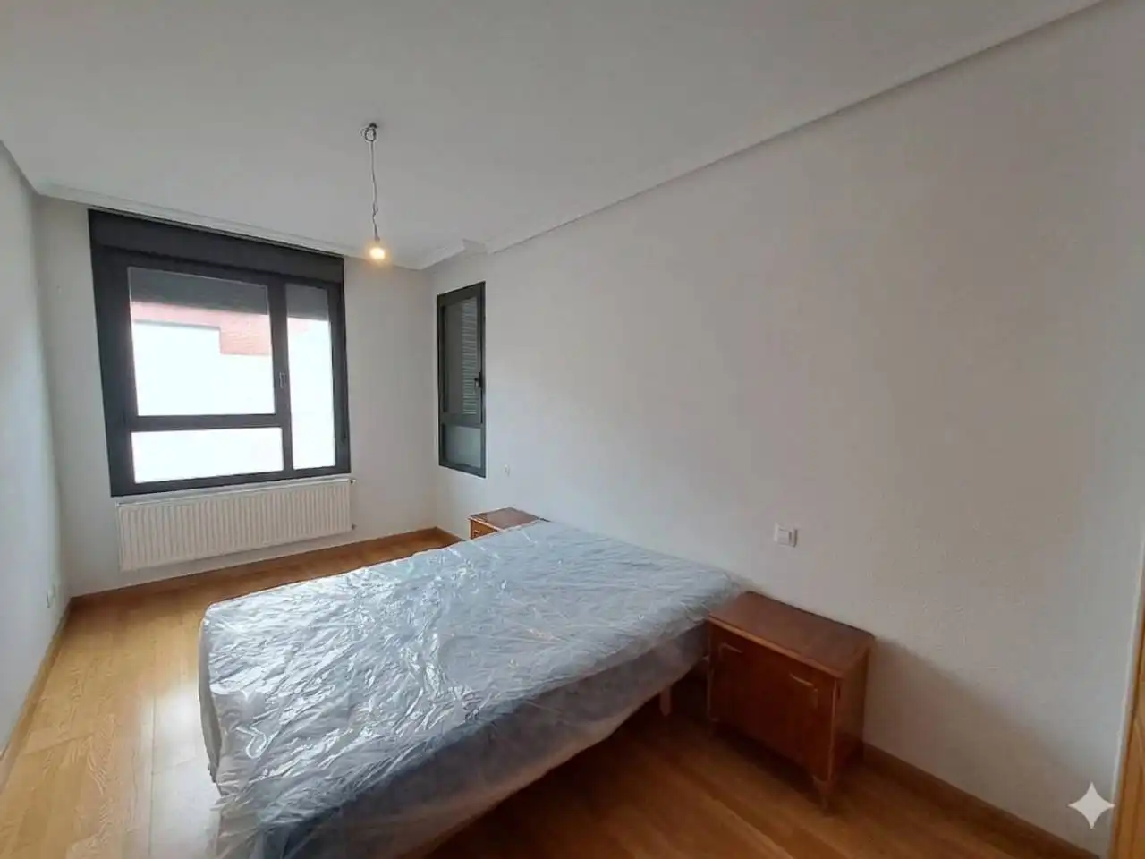 Schlafzimmer von Wohnung zum Verkauf in Burgos mit Parkett und Abstellraum