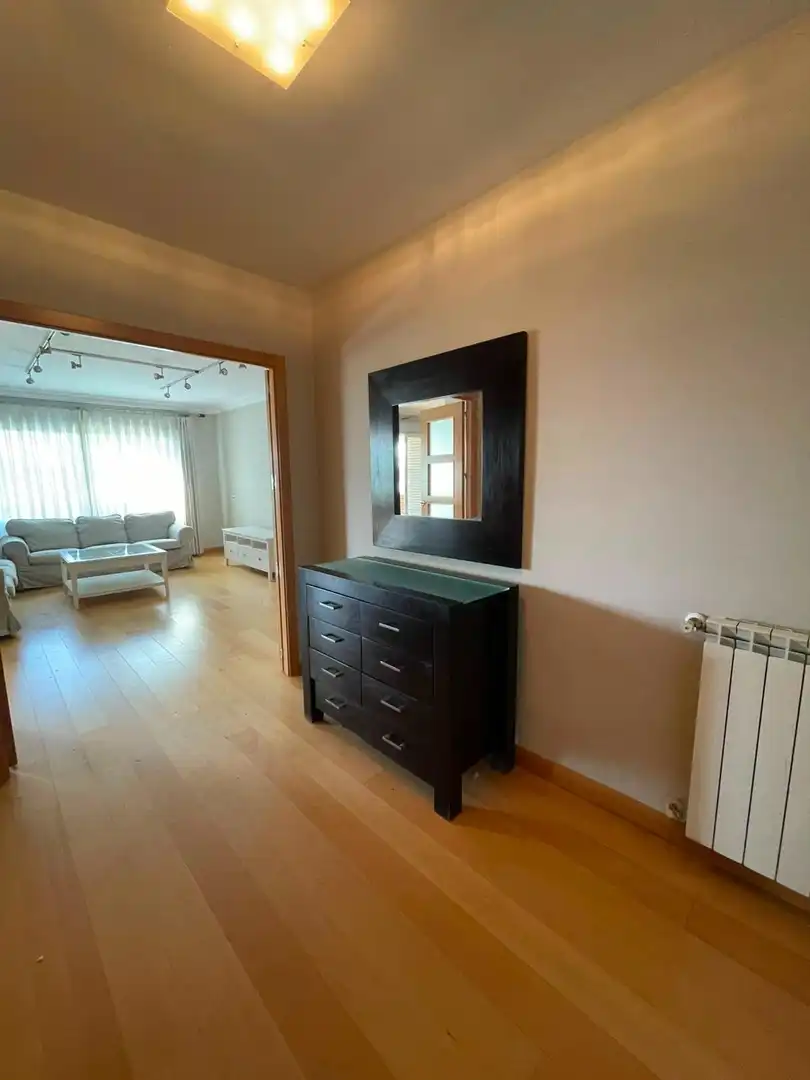 Bedroom of Flat for rent in Pozuelo de Alarcón  with Air Conditioner, Heating and Private garden
