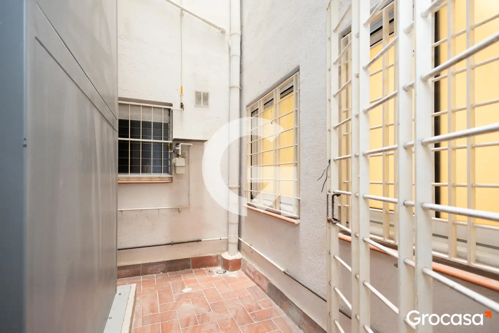 Balcony of Flat for sale in Sant Vicenç Dels Horts  with Air Conditioner, Heating and Oven