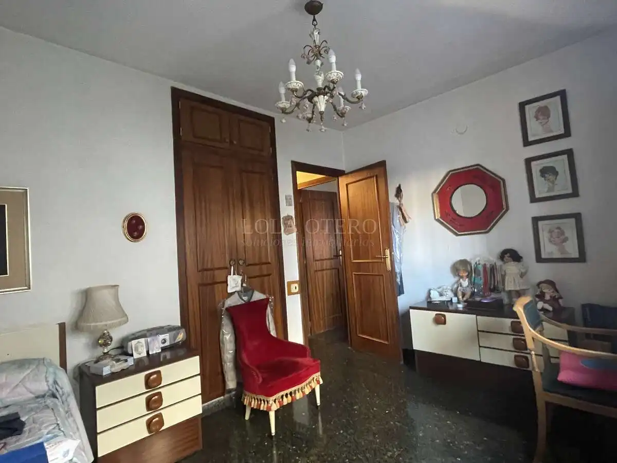 Bedroom of Flat for sale in Valencia  with Air Conditioner, Heating and Balcony