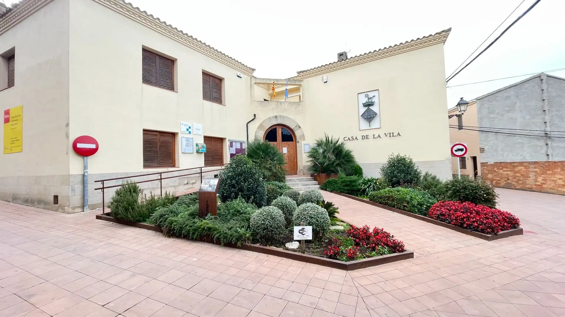 Vista exterior de Finca rústica en venda en Vallbona de Les Monges amb Terrassa