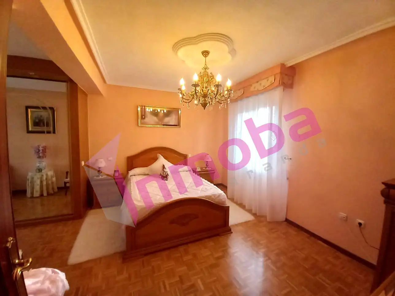 Dormitori de Casa o xalet en venda en Aranda de Duero amb Calefacció, Jardí privat i Parquet