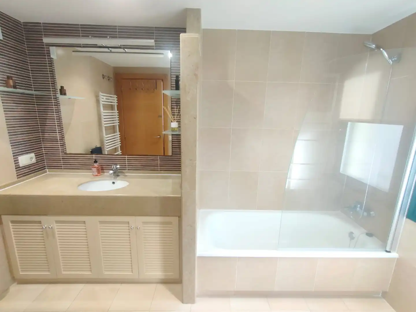 Baño de Piso en venta en Sils con Aire acondicionado, Calefacción y Parquet