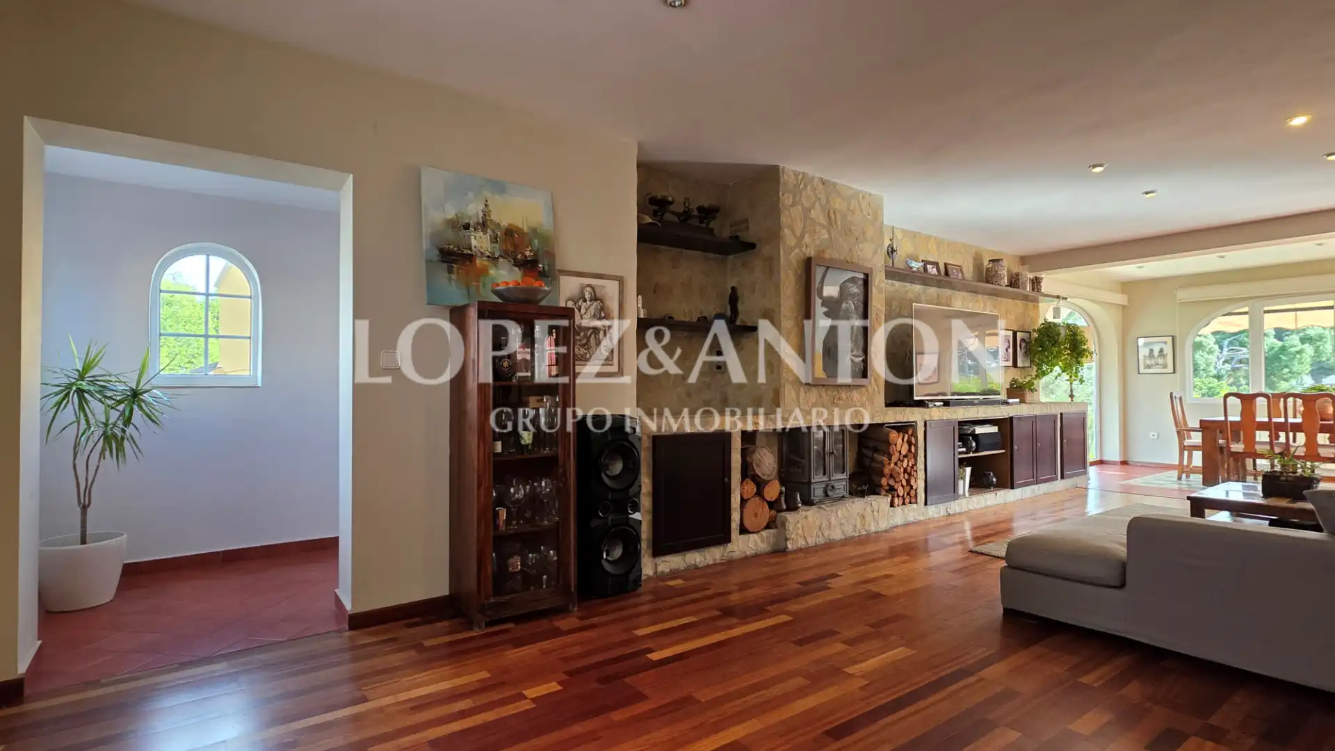 Sala de estar de Casa o chalet en venta en L'Eliana con Calefacción, Jardín privado y Parquet