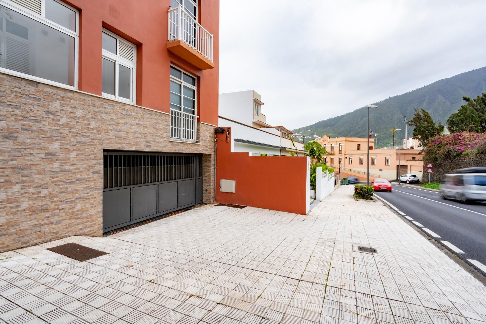 Exterior view of Garage for sale in La Orotava