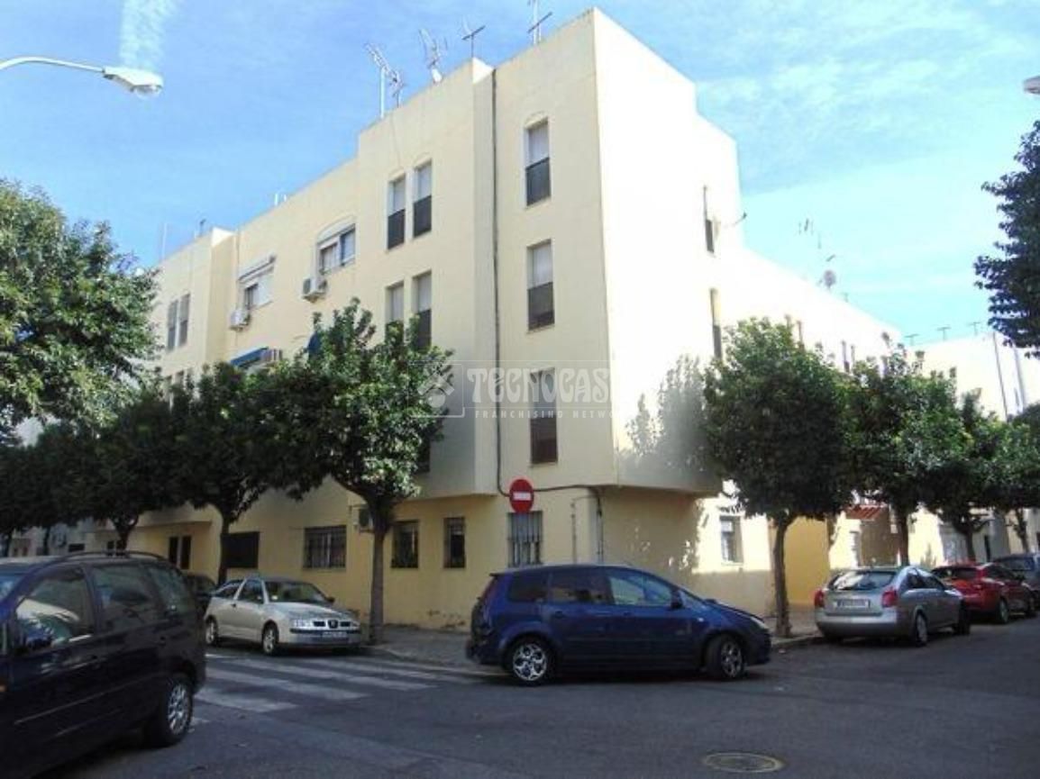 Vista exterior de Piso en venta en  Sevilla Capital con Aire acondicionado, Calefacción y Terraza