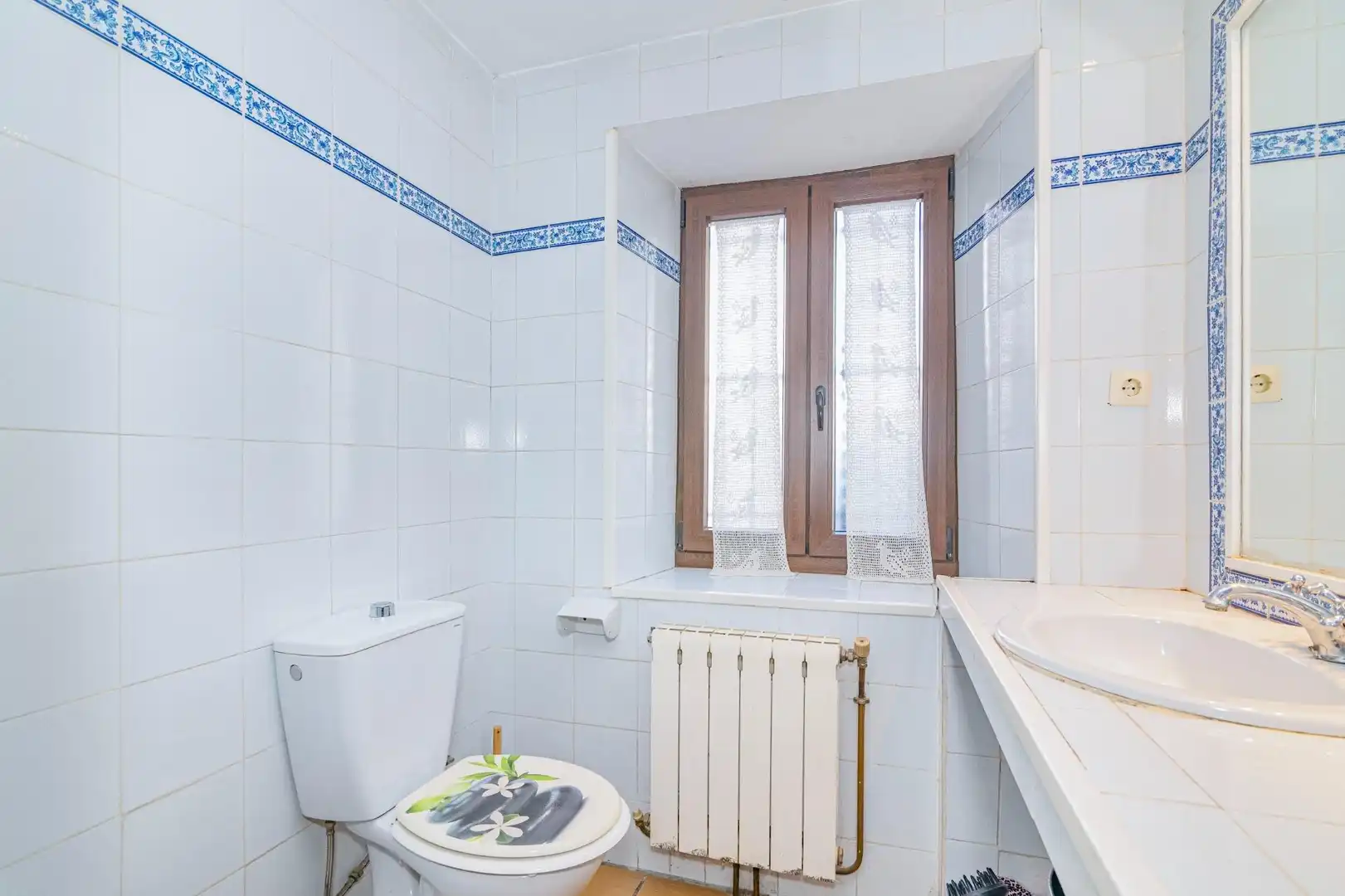 Baño de Casa o chalet en venta en Cúllar Vega con Calefacción y Balcón
